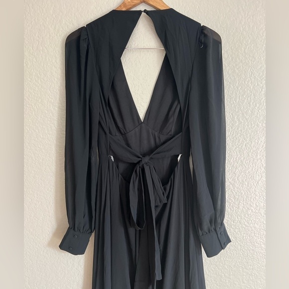 NWOT Talk About Divine Black Long Sleeve Backless Maxi Dress - Picture 5 of 6